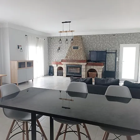 Appartement Charmant Plage Apartment Lavra